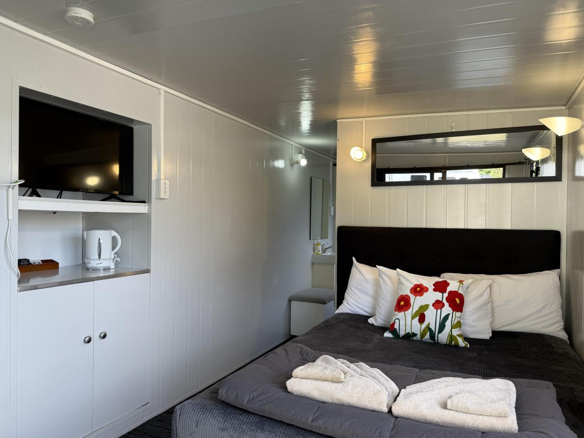 Picton'S Waikawa Bay Holiday Park Экстерьер фото