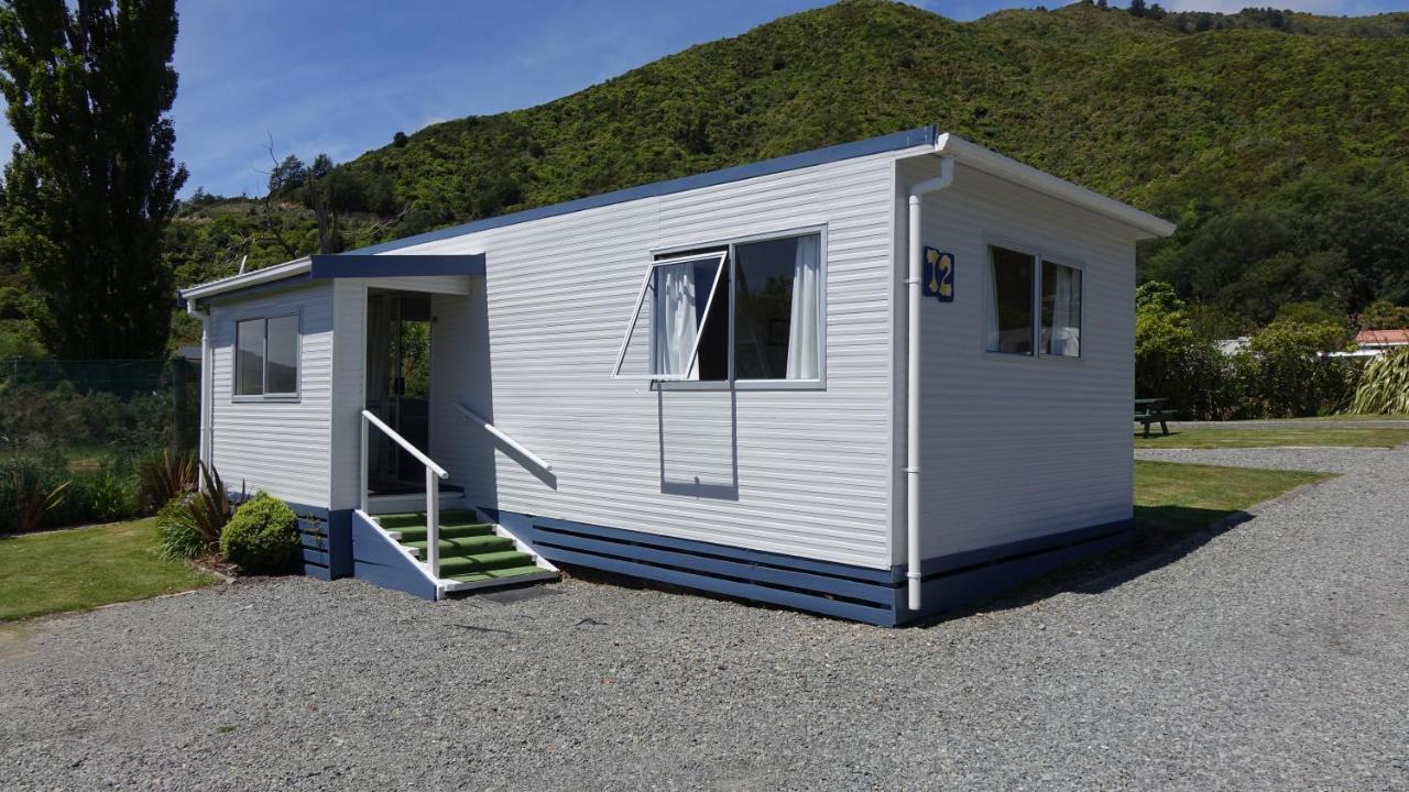 Picton'S Waikawa Bay Holiday Park Экстерьер фото